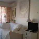 Elegant Studio Apartment Le Suquet
